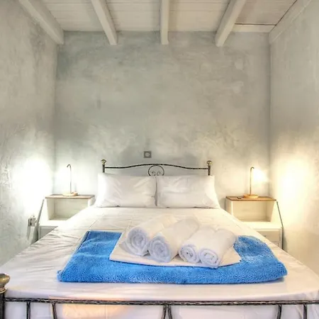 Black Olive Paramonas * Corfu (city)