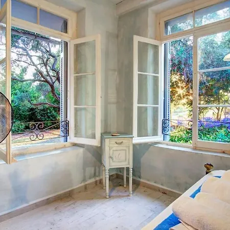 Black Olive Paramonas Casa de Férias *