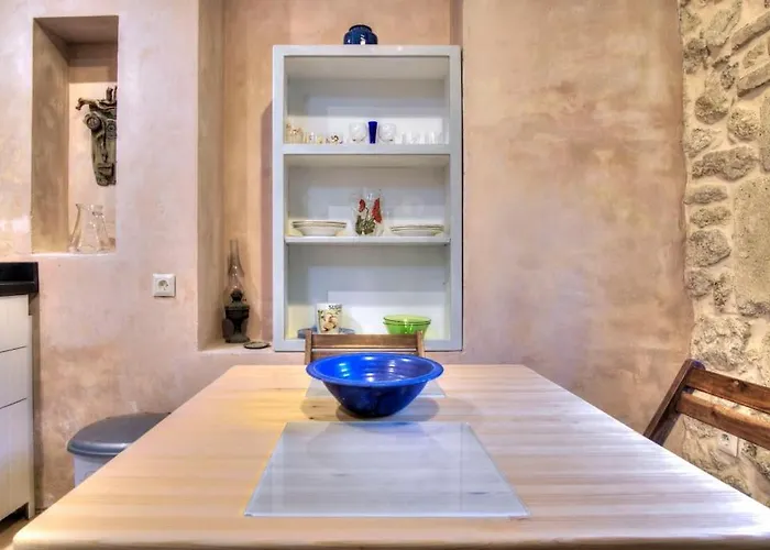 Black Olive Paramonas Nyaraló