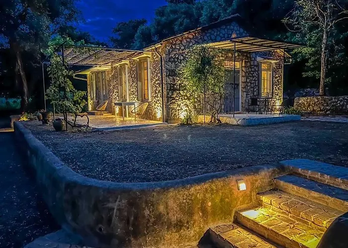 Black Olive Paramonas Nyaraló