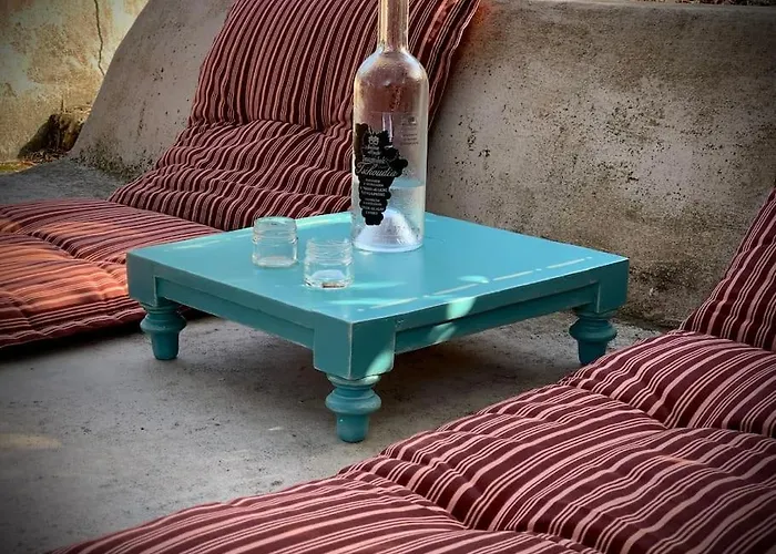 Black Olive Paramonas